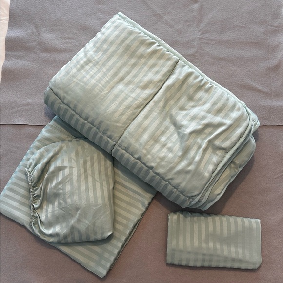 ZPECC Toddler Bedding Set - 4 Piece Soft Crib Bedding Set- Mint Green - Picture 2 of 12